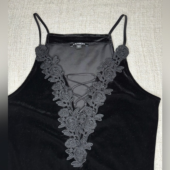 NWOT Express Black Lace Up Velvet Bodysuit v-neck floral embroidery​​ - Picture 2 of 11